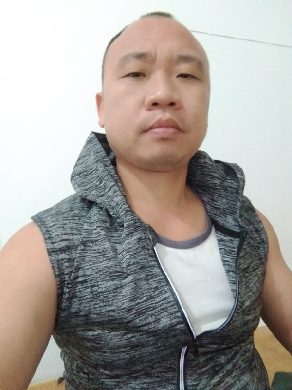 whm的第二张照片--明溪征婚网